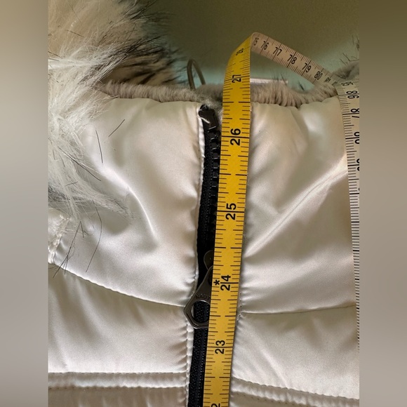 Nautica White Puffer Jacket ski coat Faux Fur Hood white with black highlights M - Picture 7 of 17